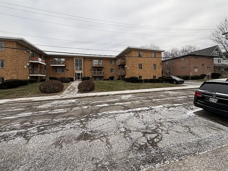Jefferson Apartments — Photo 2