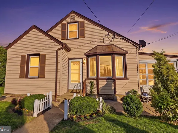 8459 Verree Rd, Philadelphia, PA 19111