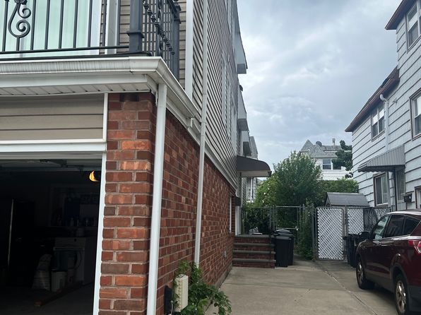 1526 215th St FLOOR 2