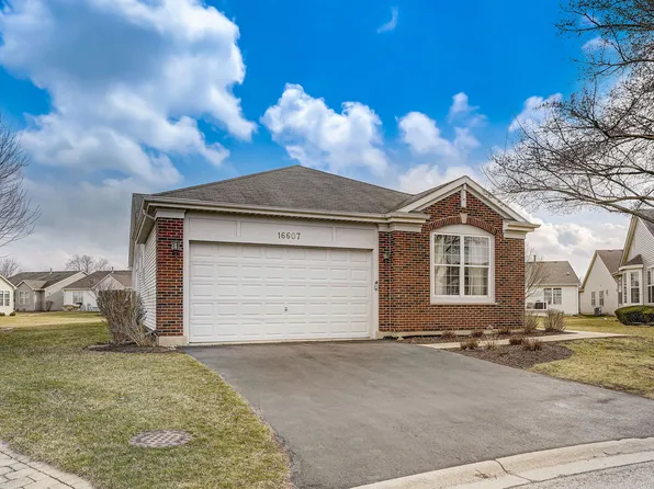 16607 Grandwood Lake Dr, Crest Hill, IL 60403