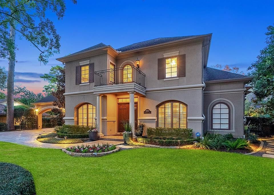 1st image of 8856 Chatsworth Dr