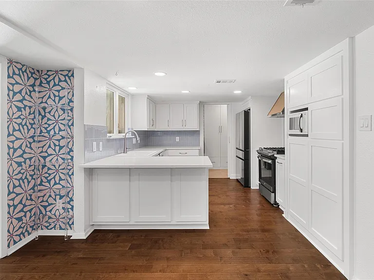 7602 Banpass Ln — Photo 10