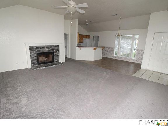 3rd image of 512 Clara Dr