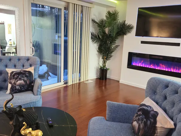 187 High Top Circle West #187, Hamden, CT 06514