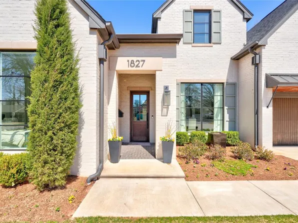 1827 Drakestone Ave, Nichols Hills, OK 73120
