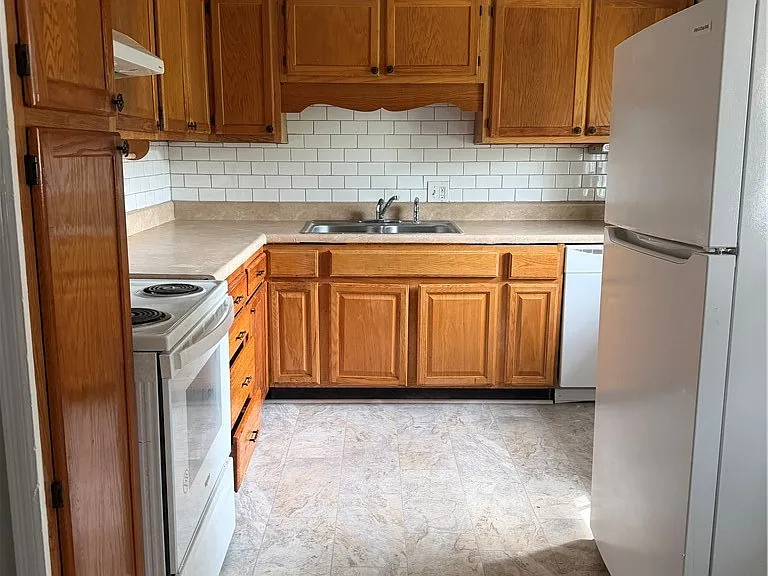 3204 E Brinkley Dr — Photo 4