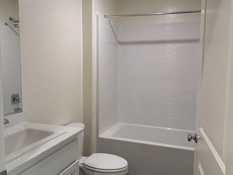 1919 Oak Falls Ct — Photo 19