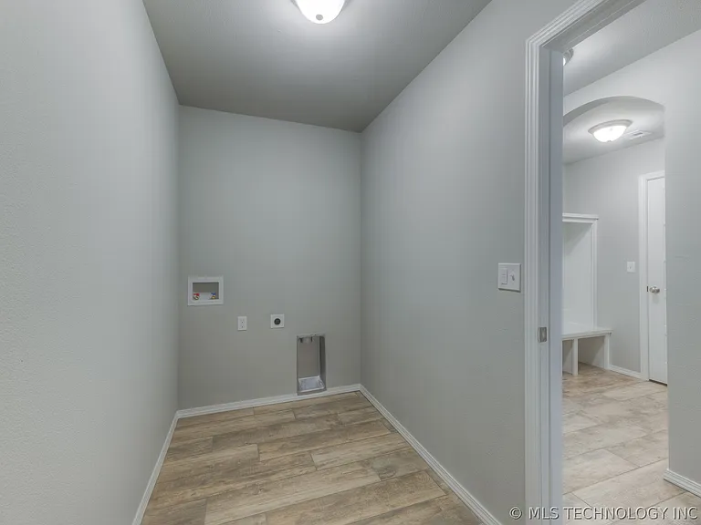 3710 S 13th Pl — Photo 25