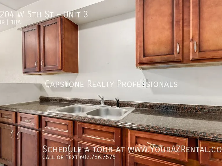 1204 W 5th St #3 — Photo 9