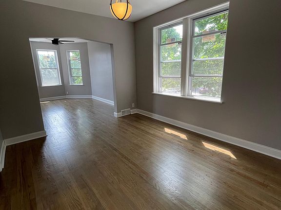 3rd image of 4858 W Warwick Ave #2
