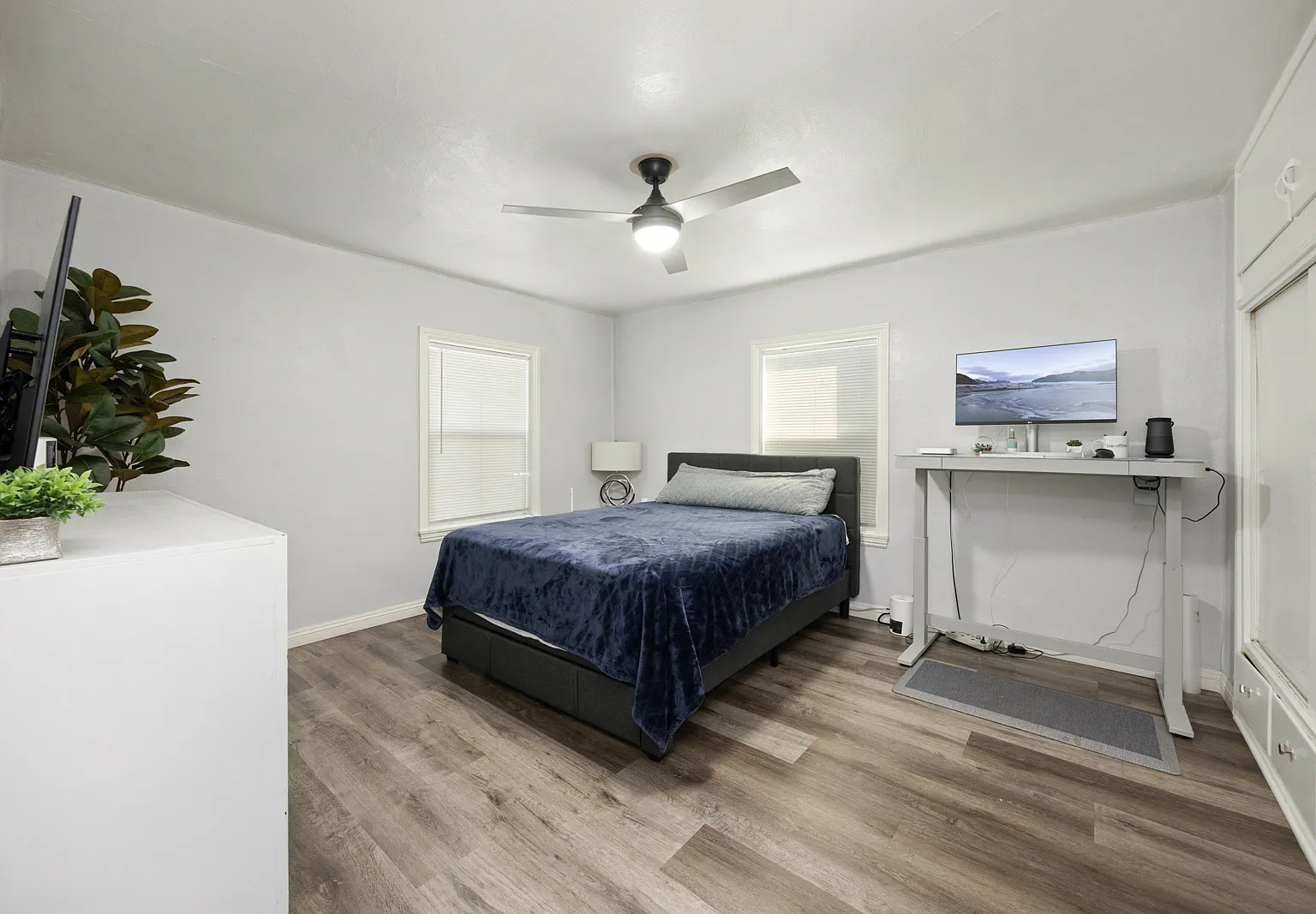 2 bed, 800 sqft, $2,600 — Photo 3