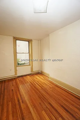 Rented by Universal Realty Group | media 20