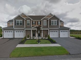 3 Stacey Ct, Cohoes, NY 12047