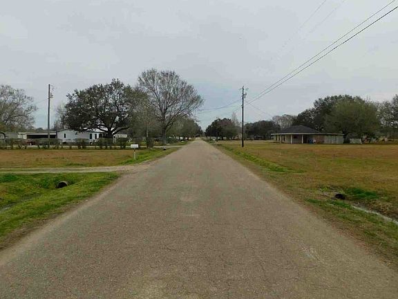 Exterior Neighborhood (street photo)
