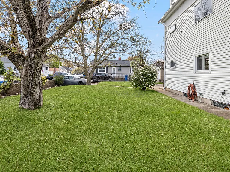 1561 Cranston St #1 — Photo 16