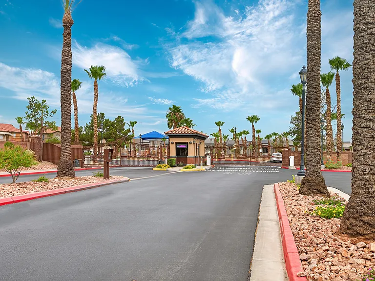 1089 Paradise Coach Dr — Photo 26