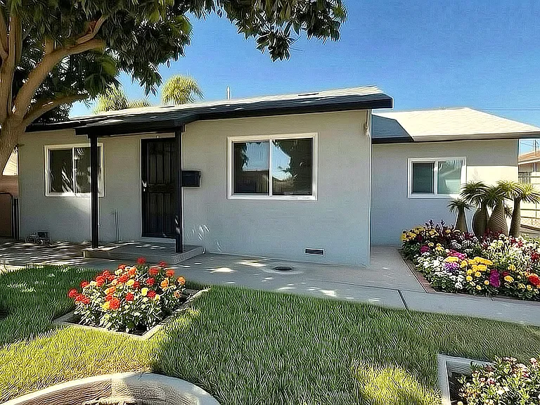 9286 Klinedale Ave — Photo 1
