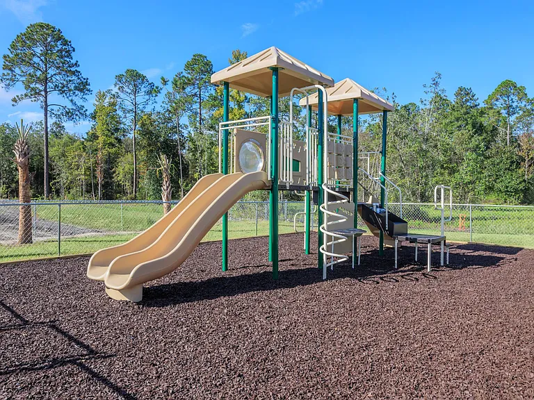Sandcastle Manor Apartments — Photo 9