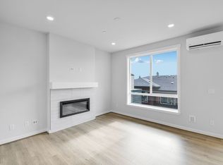 13211 NE 127th Way UNIT D, Kirkland, WA 98034