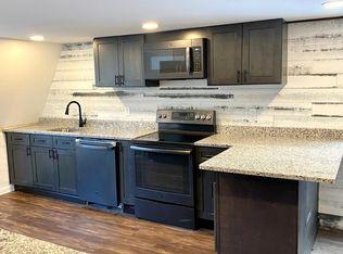 4 Oak Hill Rd #1, Hooksett, NH 03106