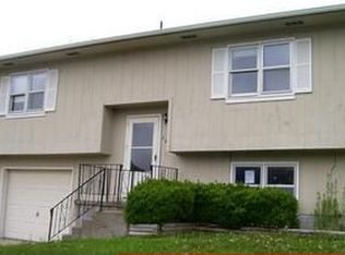 2809 Robin Ln, Sedalia, MO 65301
