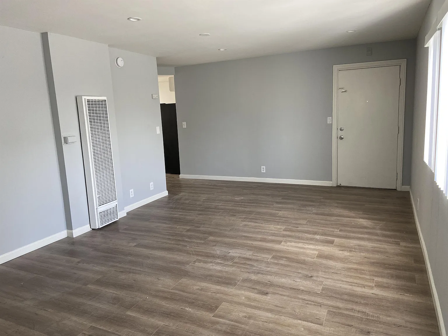 1809 S Manhattan Pl - 06 — Photo 2