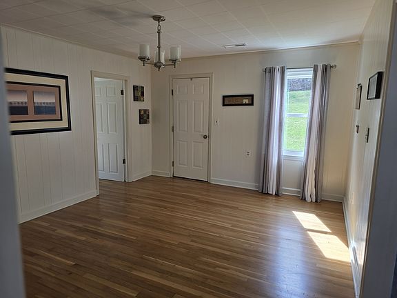 4th image of 1624 Pineview Rd #1