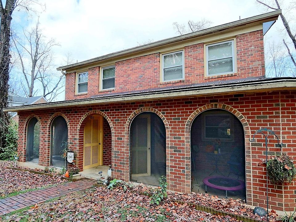 1st image of 833 Woods End Ln SW