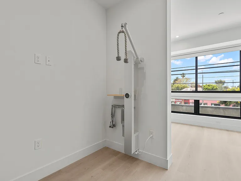 1808 Lincoln Blvd — Photo 3
