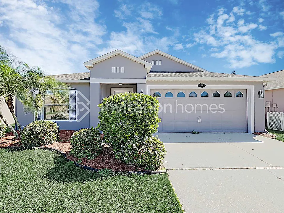 2107 Deercroft Dr