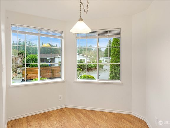 5th image of 518 NW Silver Meadows Lane