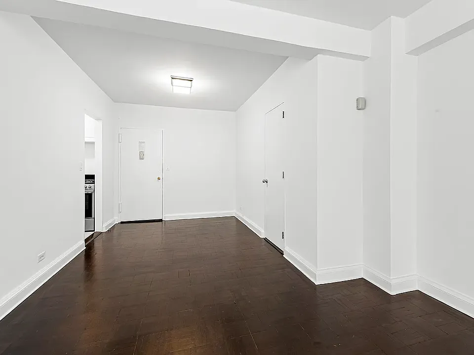 136 E 55th St #8K