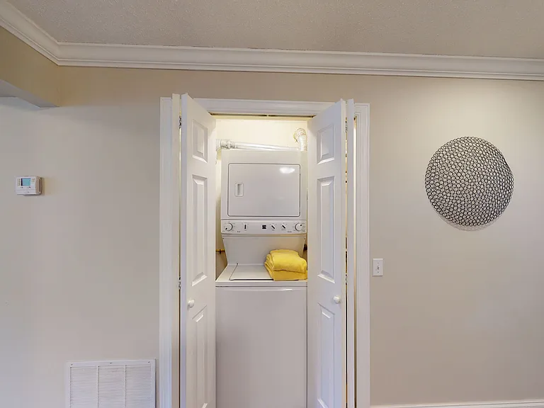 Brookhaven Apartments — Photo 7