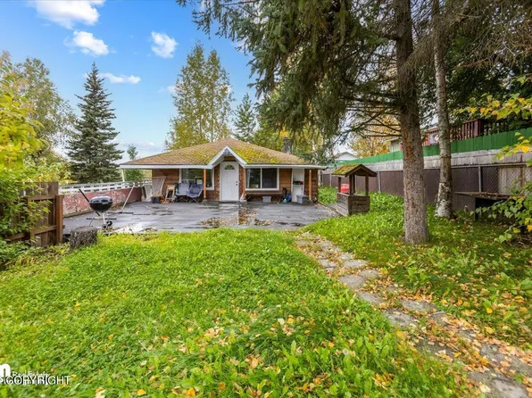 5209 Caribou Ave, Anchorage, AK 99508