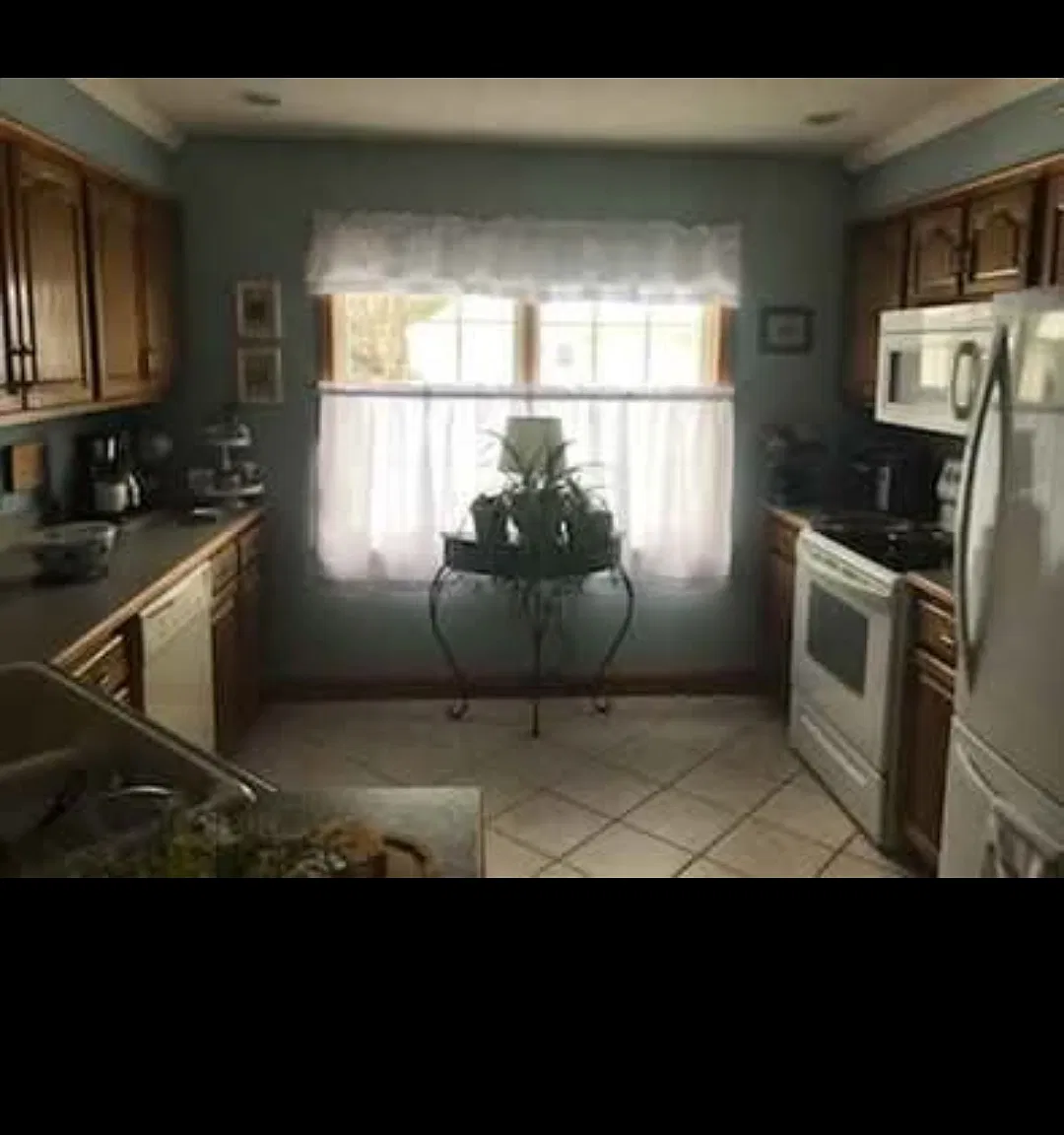 Southpointe Dr, Scarborough — Photo 3