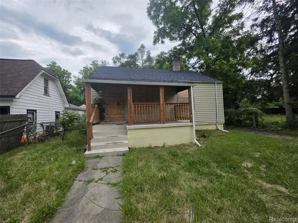 16754 W Parkway St, Detroit, MI 48219
