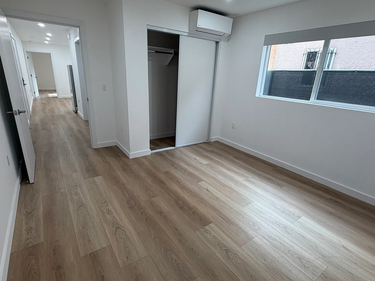 2 bed, 650 sqft, $2,399 — Photo 2