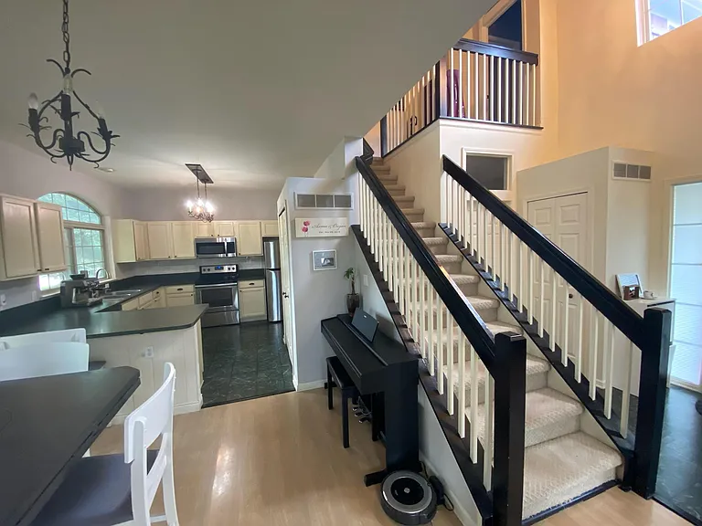 5628 Versailles Ave — Photo 25