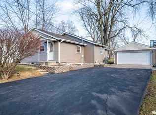 212 Berry St, Washington, IL 61571