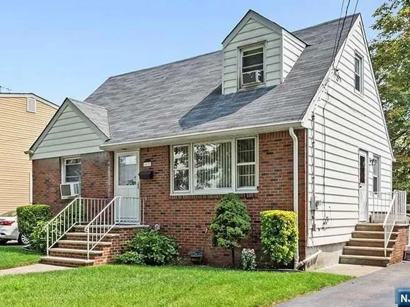 412 Gilbert Ave, Elmwood Park, NJ 07407