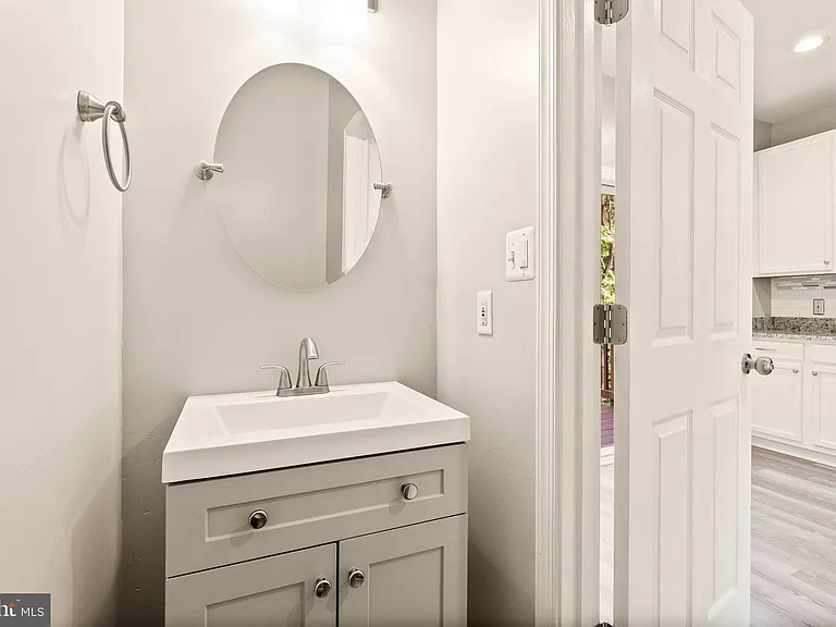 10032 Moxleys Ford Ln — Photo 13