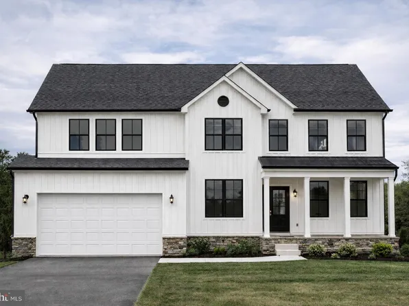 70 Flint Dr #48, Hanover, PA 17331