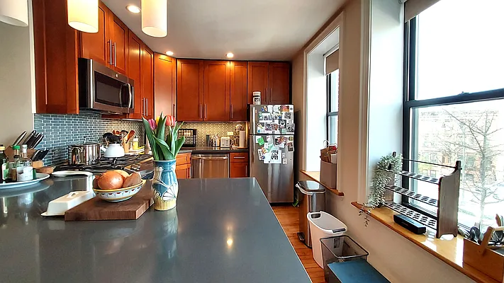 Rented by R New York | media 2