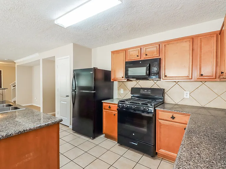 19811 Breezy Cove Ct — Photo 8