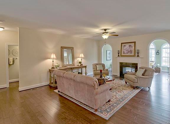 5th image of 10801 Ashley Oak Ter