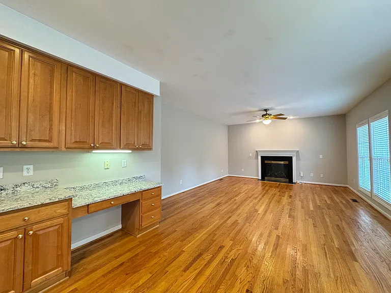 205 Laurens Way — Photo 11