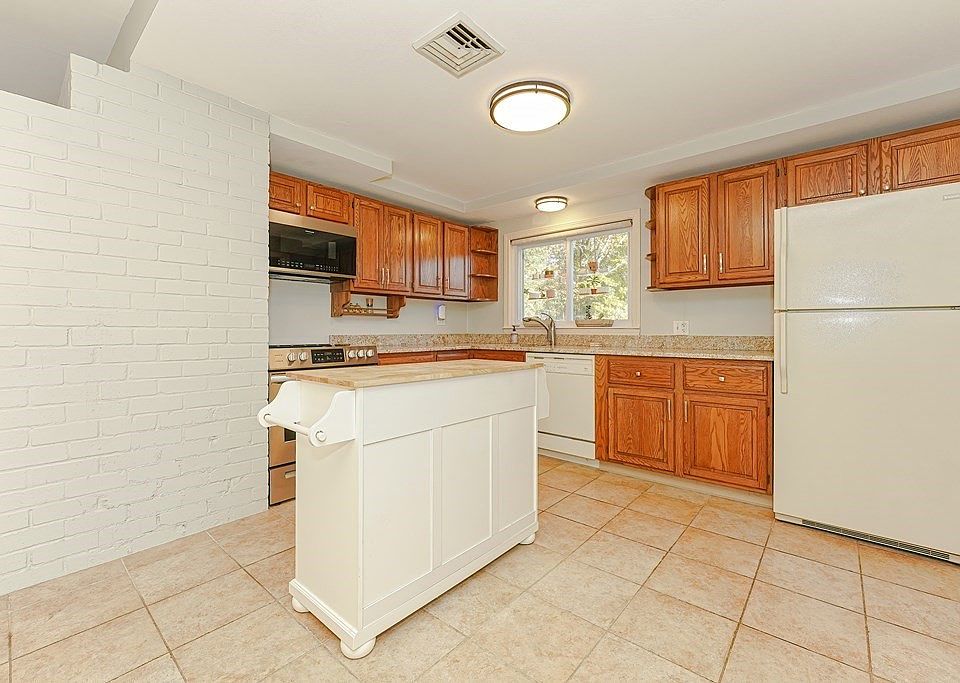 47 Dick Dr, Worcester, MA 01609 MLS 73176364 Zillow