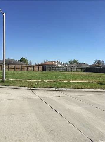 1st image of 800 Petite Dr