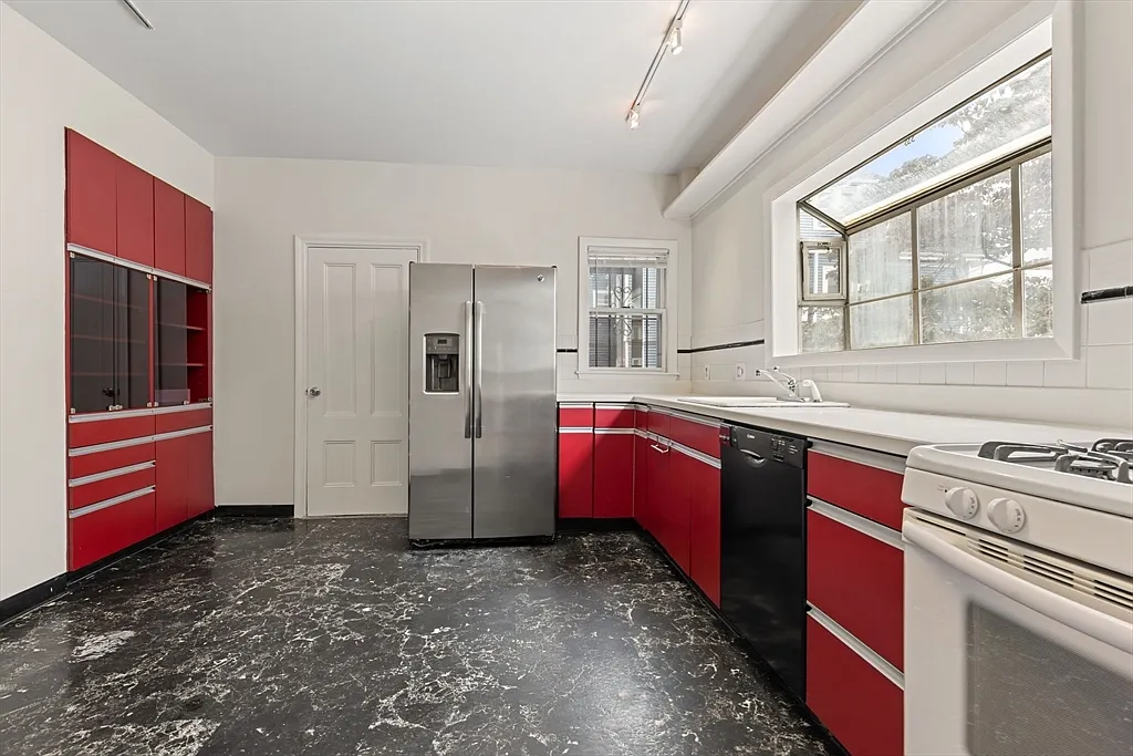 2 bed, 1.0 bath, 1200 sqft, $3,100 — Photo 1