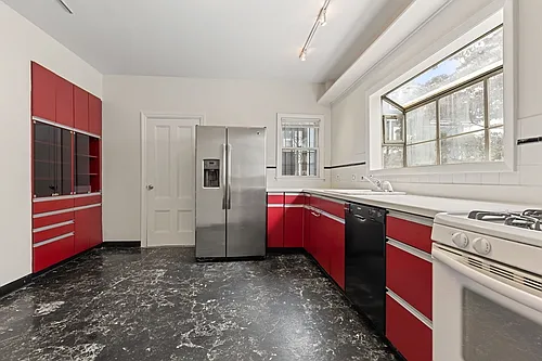 247 Park St Photo 1